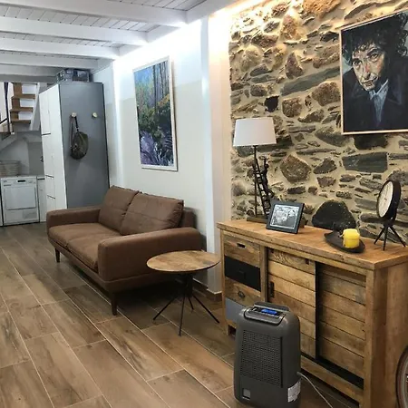 Completamente Equipado En Pontedeume. *